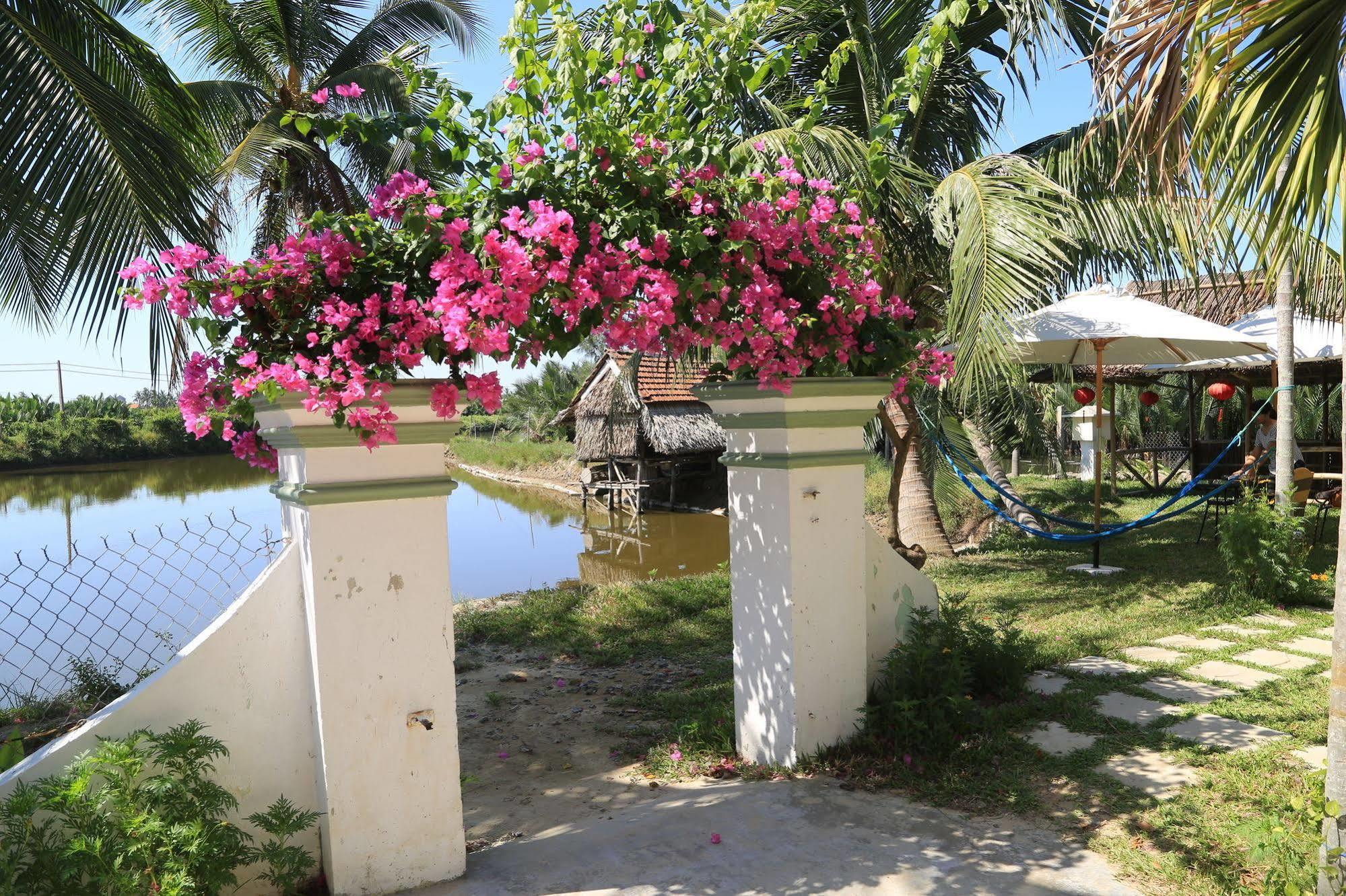 Lakeview Villa Homestay Хоян Екстер'єр фото